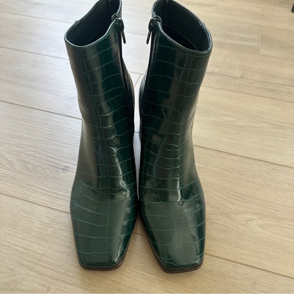INC International Concepts Forest Green Croc-Patterned Ankle Boots - Picture 1 of 5